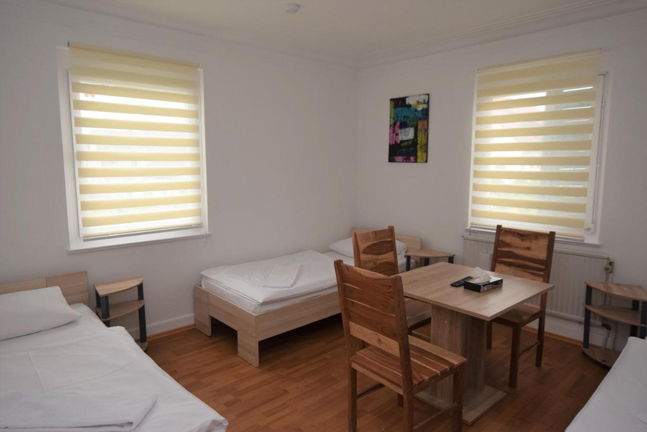 Nuertingen Zimmer Esterno foto